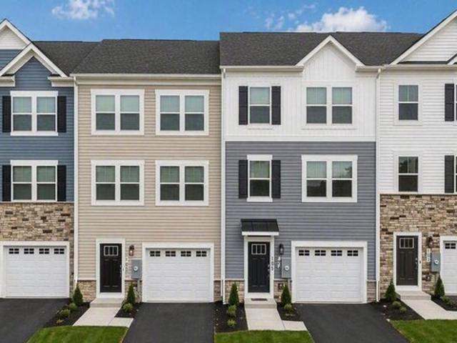 Townhouse for sale in Virginia