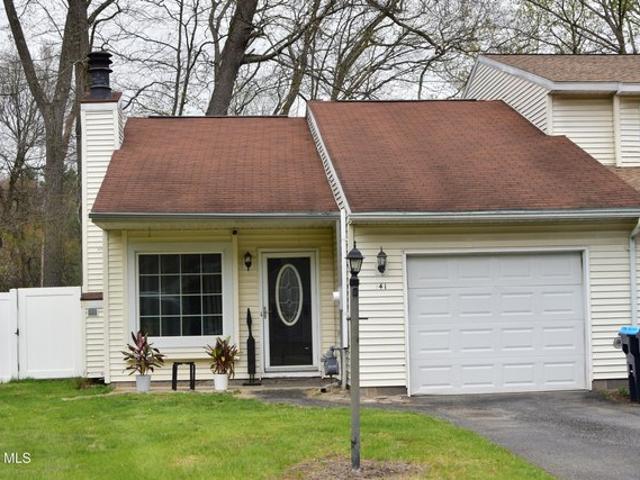 Townhouse for sale in Saratoga, New York