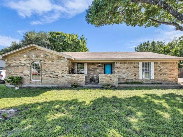 House for sale in Hewitt, Texas