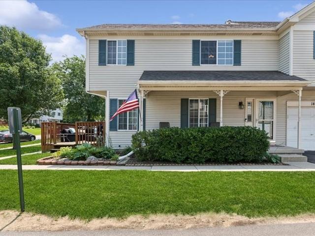 Townhouse for sale in Mchenry, Illinois
