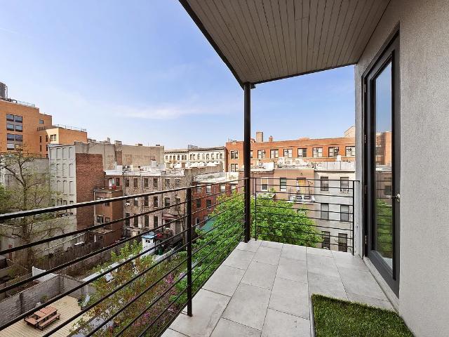 Property for sale in Manhattan Community Board 10, New York