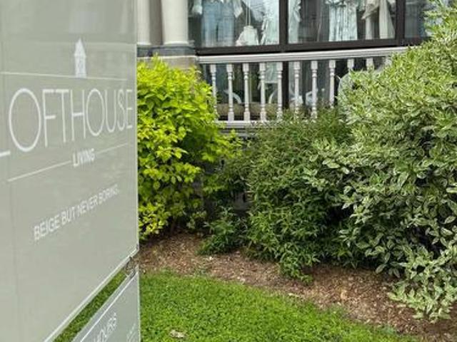 Commercial for sale in Wortley Village, London