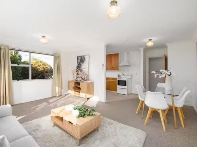 House for sale in Edgeware, Canterbury