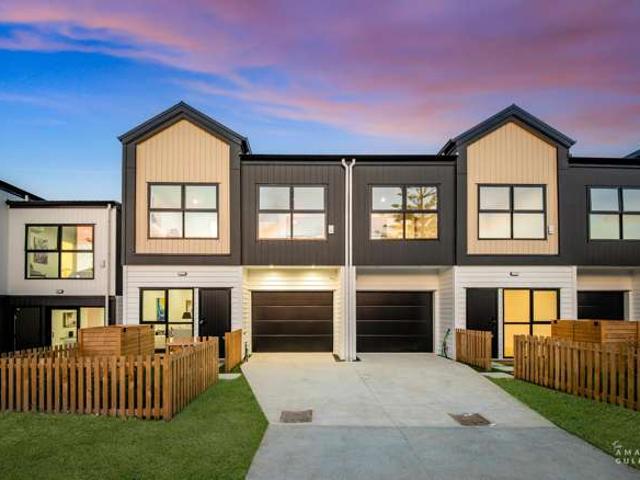 Townhouse for sale in New Lynn, Oroua County