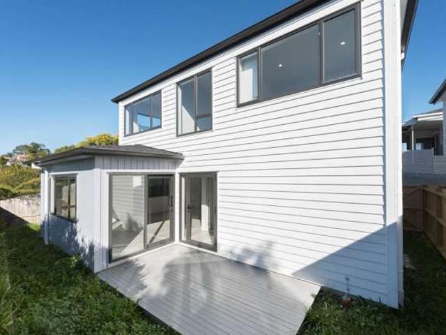 House for sale in Oratia