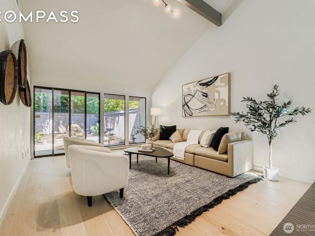 Townhouse for sale in Bellevue