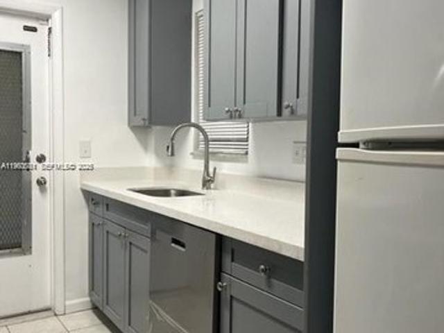 Condo for sale in Hallandale, Florida