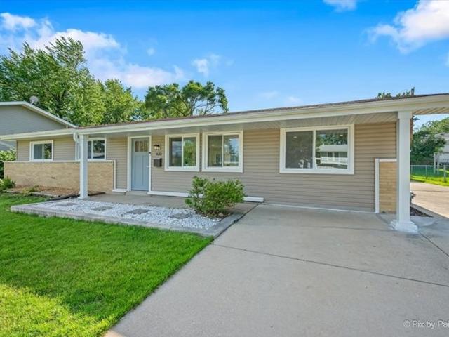House for sale in Hoffman Estates, Illinois