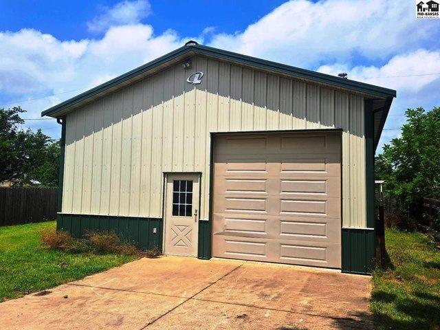 House for sale in Newton, Harvey County