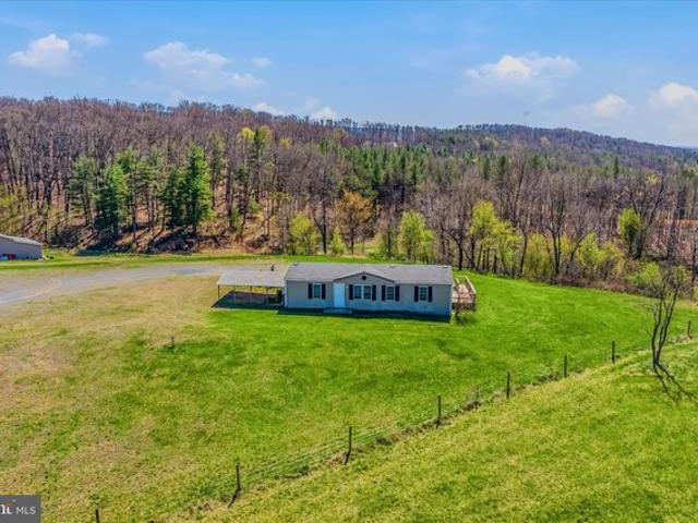 House for sale in Berkeley Springs, West Virginia