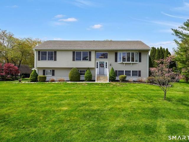 House for sale in Suffield, Connecticut