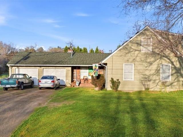 House for sale in College Place, Washington