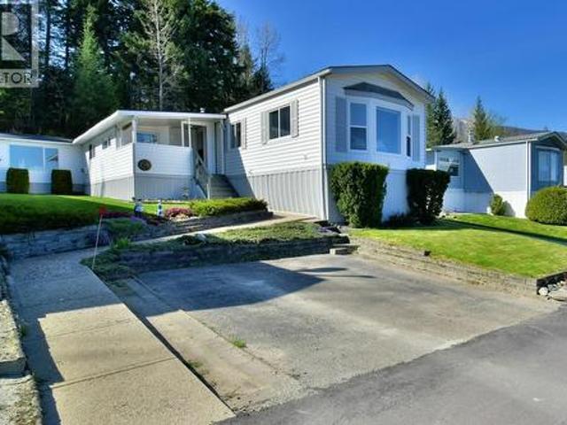 House for sale in Sorrento, British Columbia