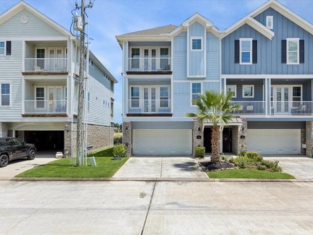 Townhouse for sale in League City, Texas