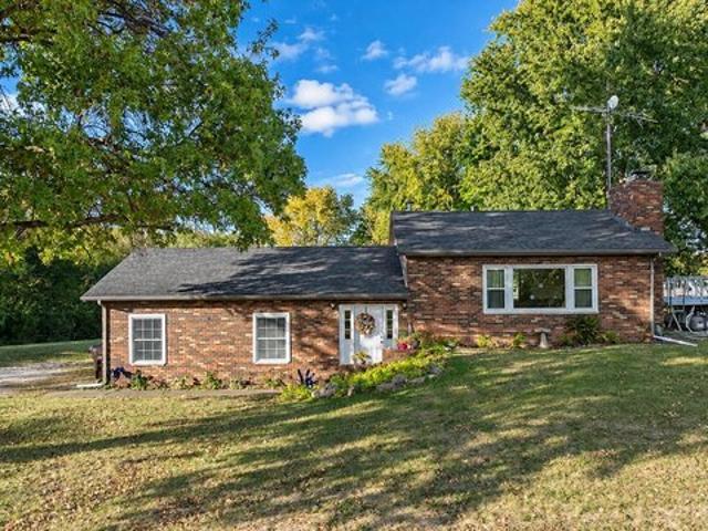 House for sale in Girard, Macoupin County