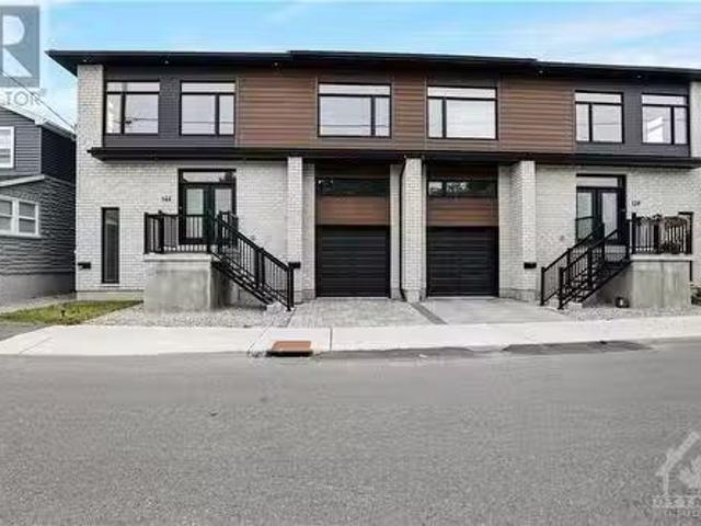 House for sale in Vanier, Ontario