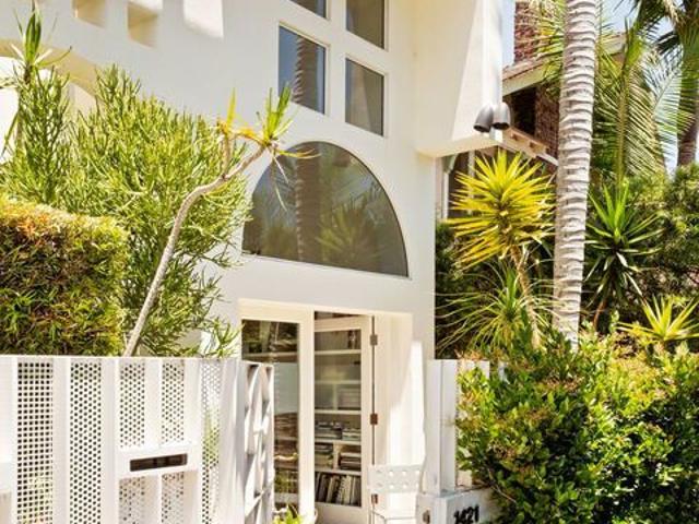Condo for sale in Canoga Park, California