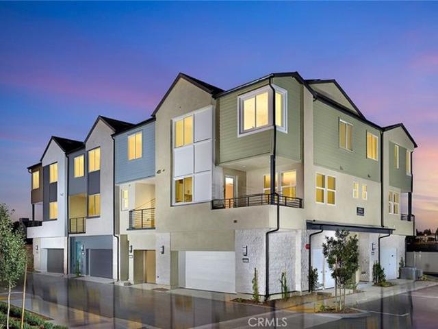 Townhouse for sale in Placentia, California