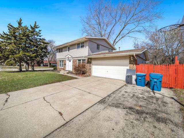 House for sale in Aurora, Illinois