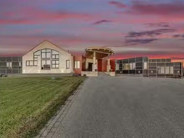 House for sale in East St. Paul, Manitoba