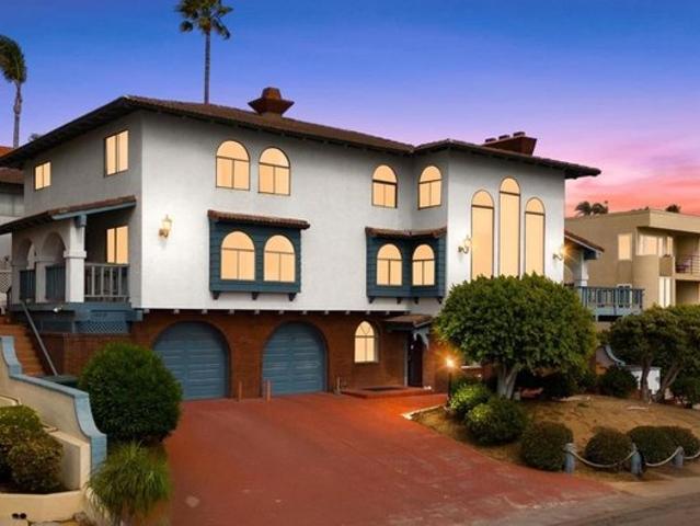 Townhouse for sale in Cardiff, California