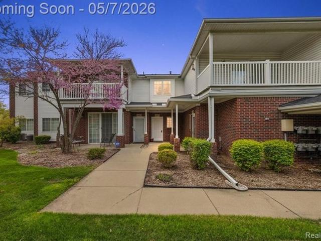 Condo for sale in Sterling Heights, Michigan