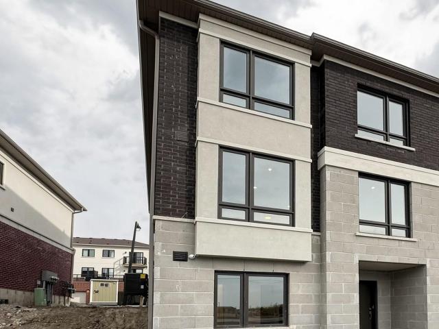 Townhouse for sale in Woburn, Ontario
