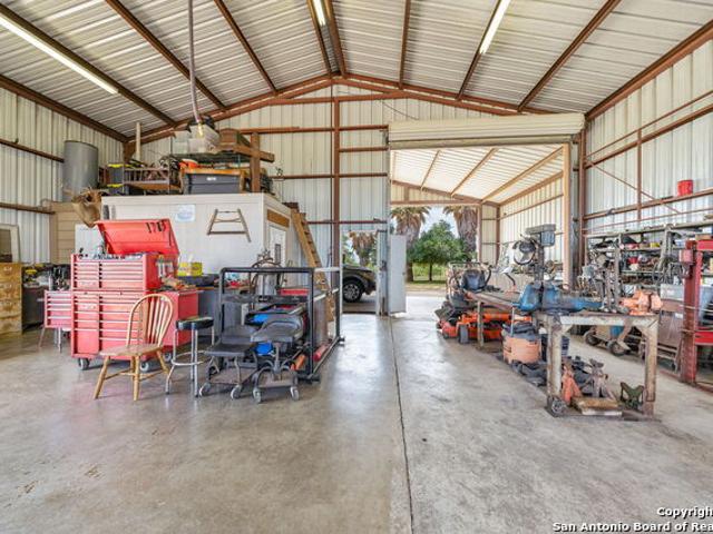 Commercial for sale in Natalia