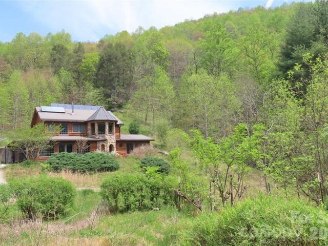 House for sale in Hendersonville, North Carolina