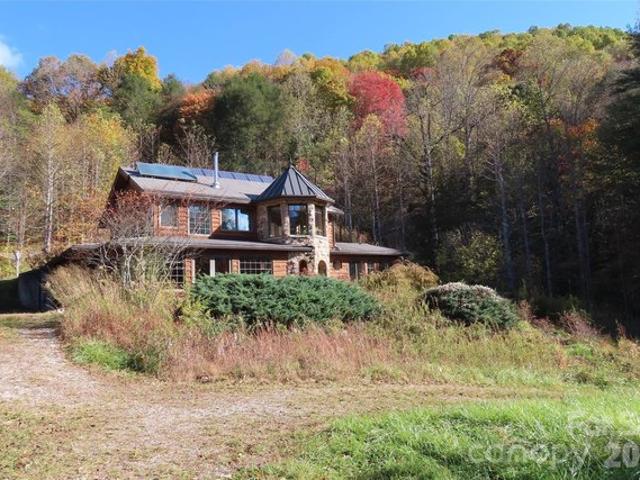 House for sale in Hendersonville, North Carolina