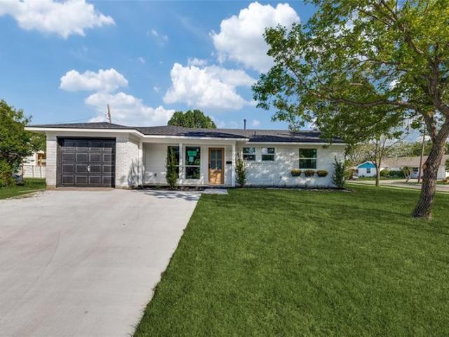 House for sale in Farmers Branch, Dallas County