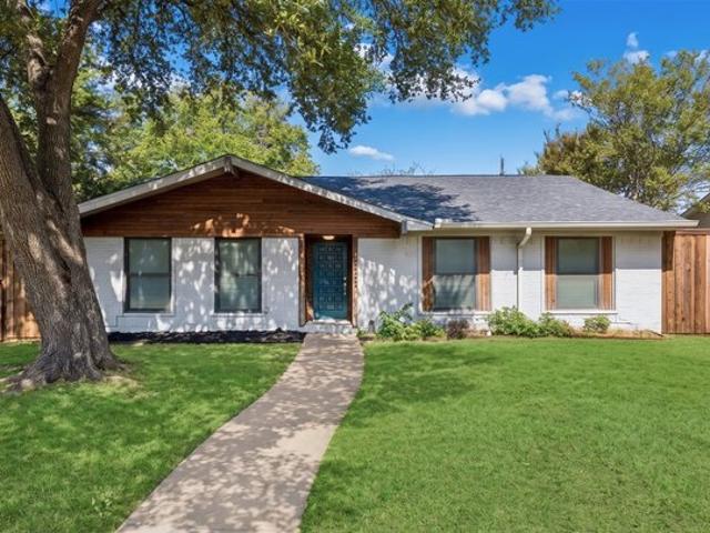 House for sale in Farmers Branch, Dallas County