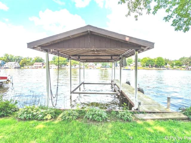 House for sale in Mchenry, Illinois