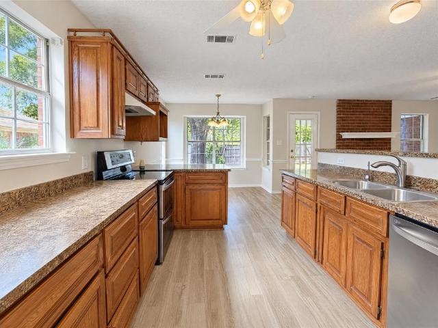 House for sale in Walnut Creek North, Mansfield