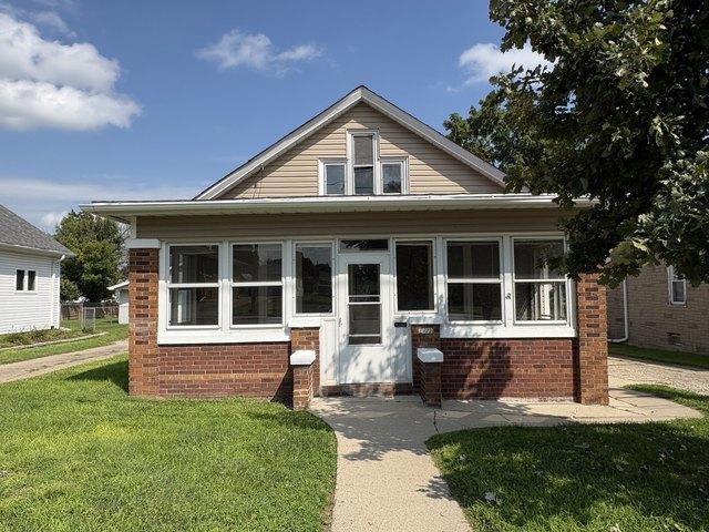 House for sale in Peru, Illinois