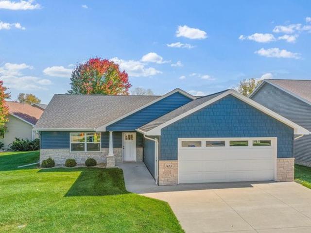 Condo for sale in Neenah, Winnebago County