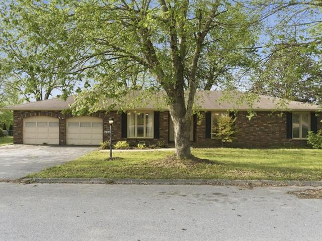 House for sale in Bolivar, Missouri