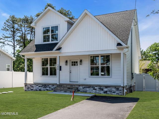 House for sale in Pine Lake Park, Manchester Township