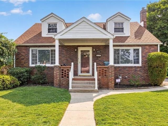 House for sale in New Castle, Pennsylvania