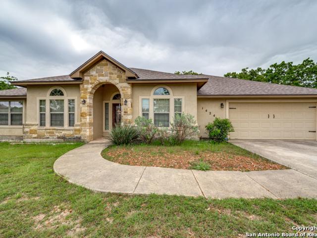 House for sale in Bandera