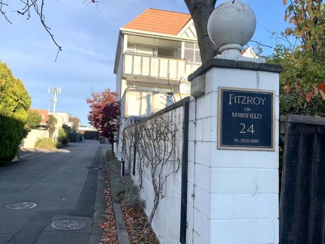 Townhouse for rent in Merivale, Canterbury