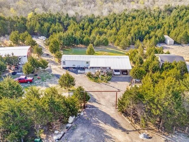 House for sale in Ellis, Texas