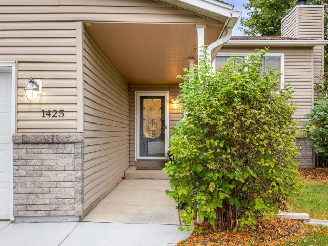 House for sale in Jonathan, Chaska