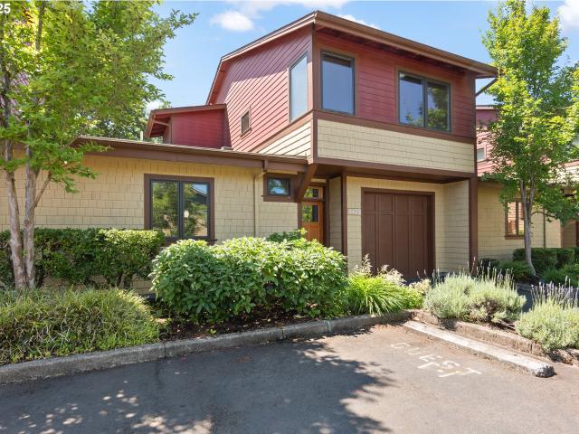 Townhouse for sale in Eugene