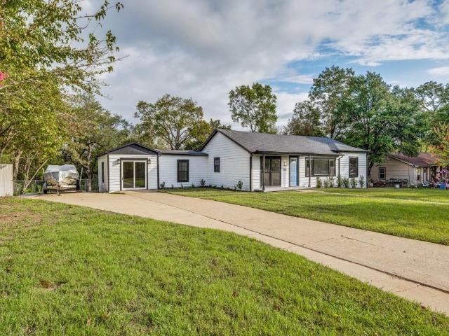House for sale in Denison, Grayson County