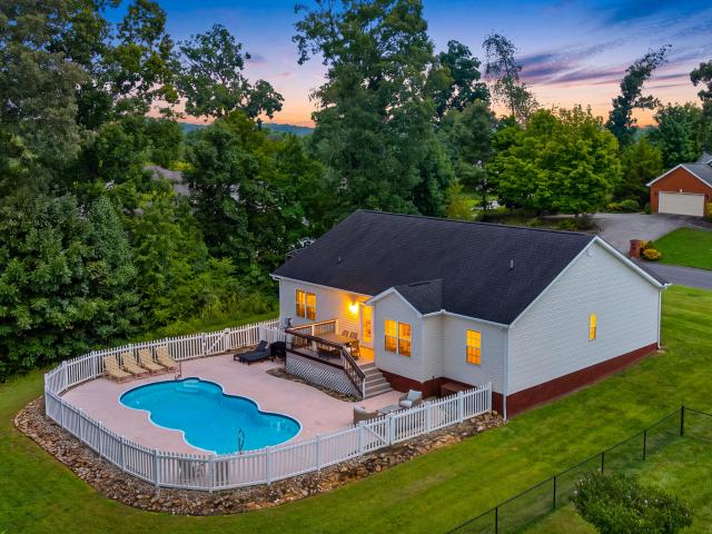 House for sale in Boyds Creek, East Tennessee