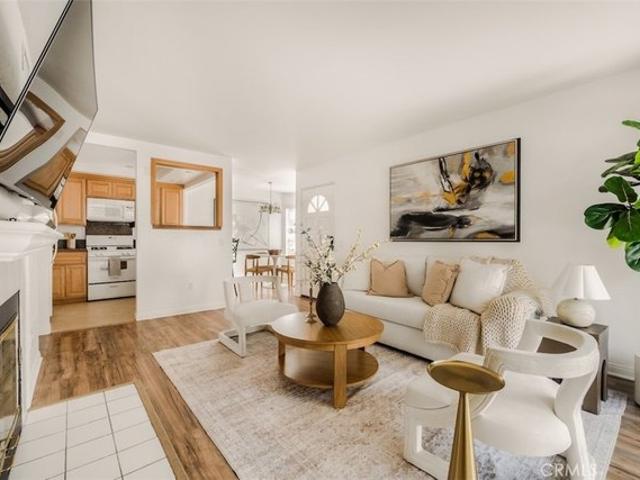 Condo for sale in Canoga Park, California