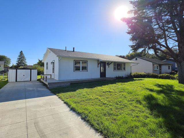 House for sale in Le Claire, Scott County