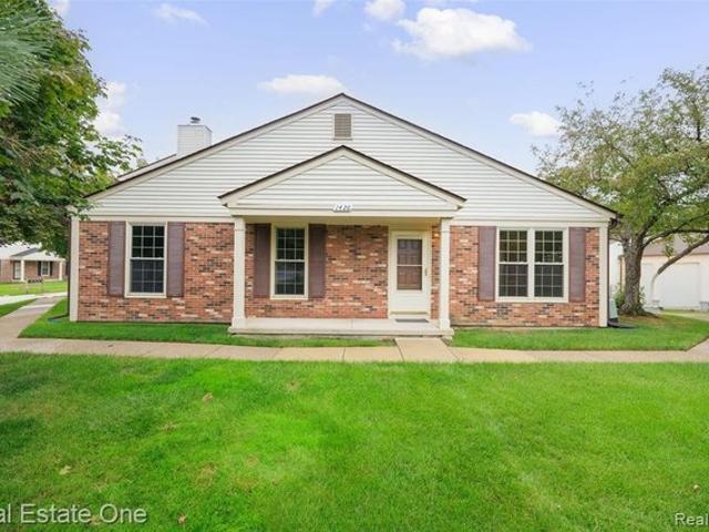 Condo for sale in Walled Lake, Michigan