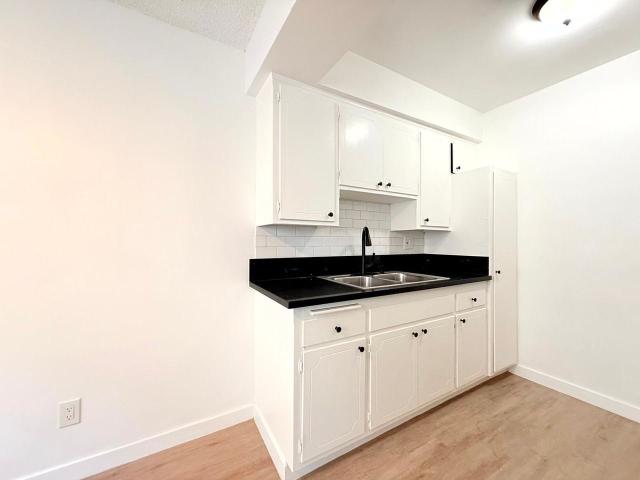 Apartment for rent in Canoga Park, California